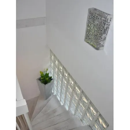 度假居 For 8 People